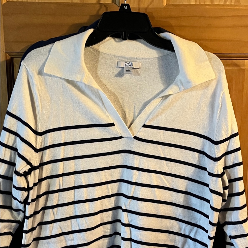 Croft & Barrow White and Black Striped V-Neck Sweater